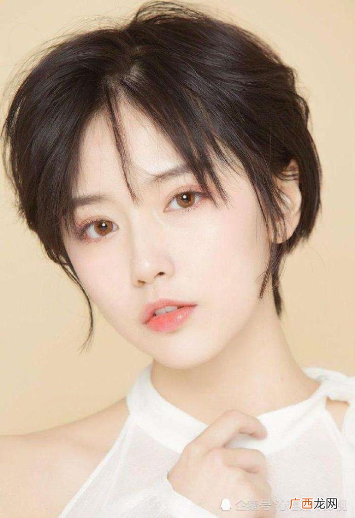 成果的头像，发一波成果的写真~有和我一样喜欢成果的嘛~