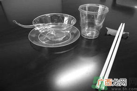 医疗垃圾做成一次性餐具是怎么回事？医疗垃圾的危害有哪些？