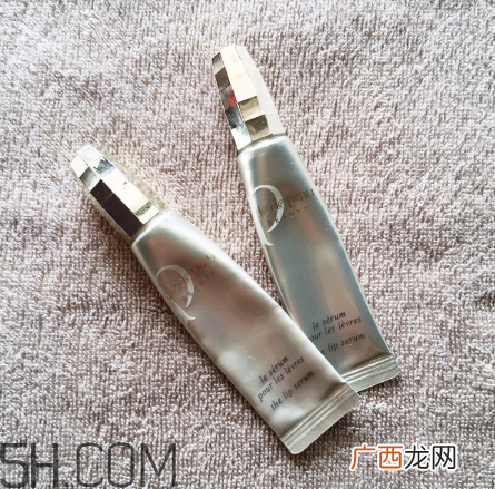 cpb唇部精华和lamer润唇膏搭配好用吗？cpb唇部精华怎么样？