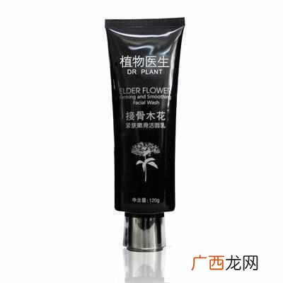 油性皮肤用什么洗面奶（油性皮肤改善方法推荐