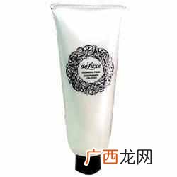 油性皮肤用什么洗面奶（油性皮肤改善方法推荐
