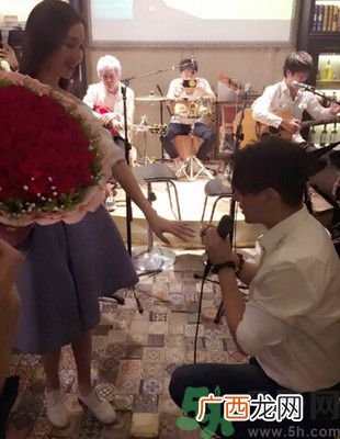 朱孝天向女友求婚求婚钻戒几克拉？