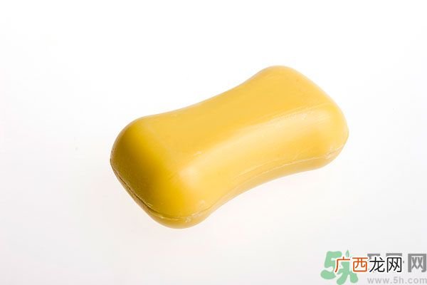 肥皂和沐浴露哪个好?肥皂和沐浴露的区别?