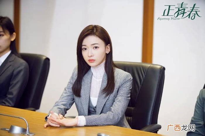 高个女演员拍戏时的尴尬，折射了多少演员的尴尬