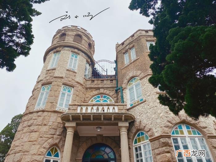 青岛的著名建筑,山东青岛最著名的别墅区