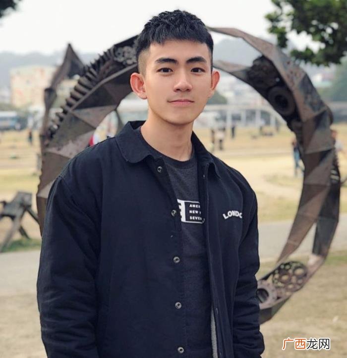 长脸适合什么发型男生，很适合剪寸头发型