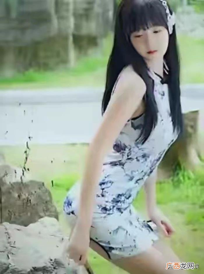 风小逸女装小号，风小逸连发两个女装视频
