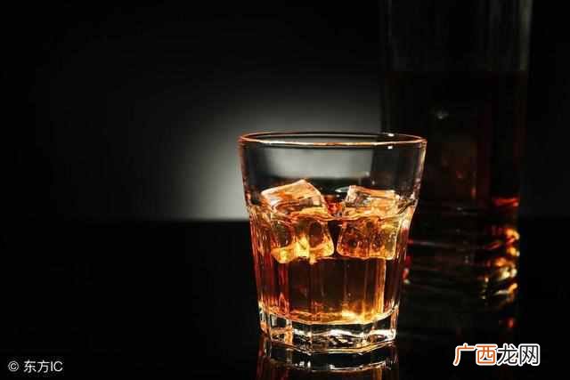 阴囊潮湿有哪些症状 阴囊潮湿吃什么药