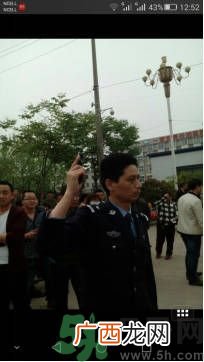 警方鸣枪威慑医闹死亡幼儿母亲吓跪