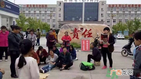 警方鸣枪威慑医闹死亡幼儿母亲吓跪