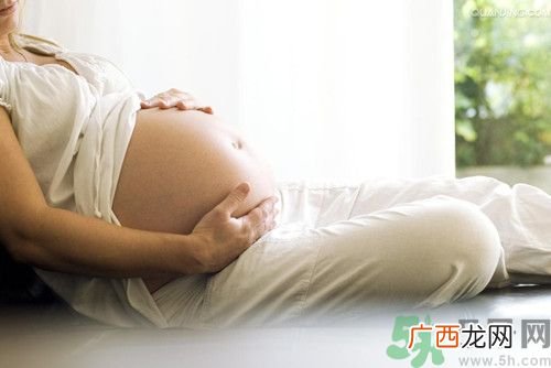 00后女孩即将生孩子,什么年龄生孩子最好