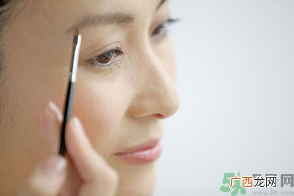 眉毛淡是种怎样的体验？眉毛淡是什么原因？