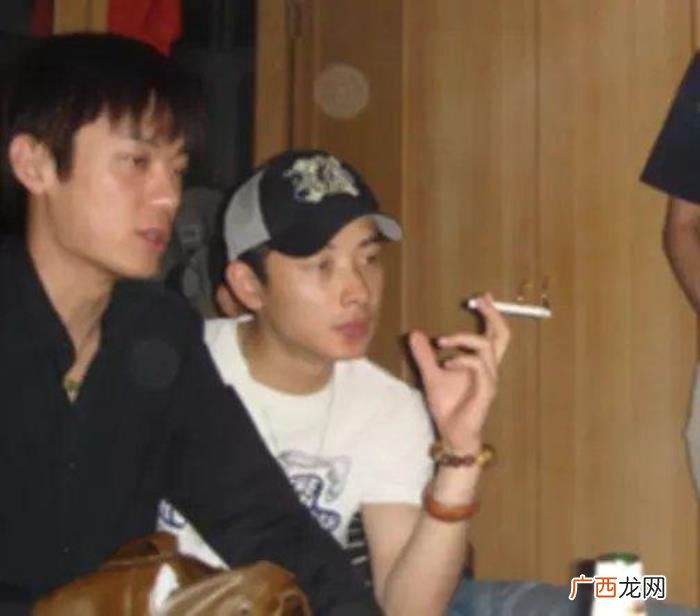 罗晋的大学，罗晋大学时期照片曝光原来他和朱亚文是同班同学那时的他可活泼了