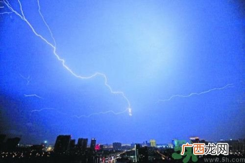 闪电打雷可以洗澡吗?打雷洗澡会不会被击