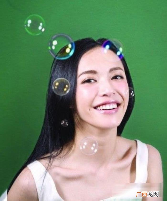 长中分发型女，最容易出美女的中分发型