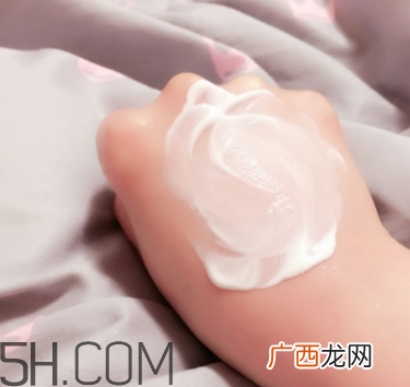 丝塔芙每日防晒保湿露怎么样_成分表