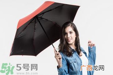 太阳伞黑胶在里面好还是在外面好遮阳伞黑胶在外面好还是里面好