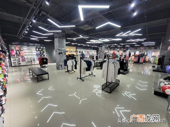 大型品牌折扣店加盟哪家好 加盟服装品牌哪个好