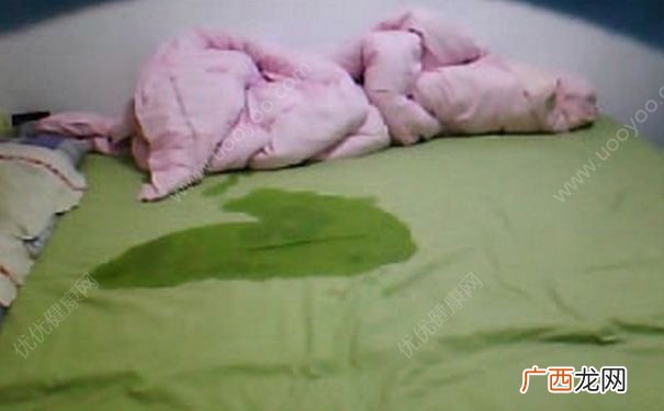15岁男孩为什么会尿床？15岁男孩尿床怎么治疗？