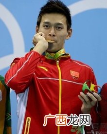 服用兴奋剂尿液是紫色的吗？喝了兴奋剂尿液会变成紫色吗？