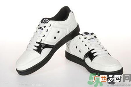 新鞋的塑胶味怎么去除？新鞋有塑胶味怎么办？
