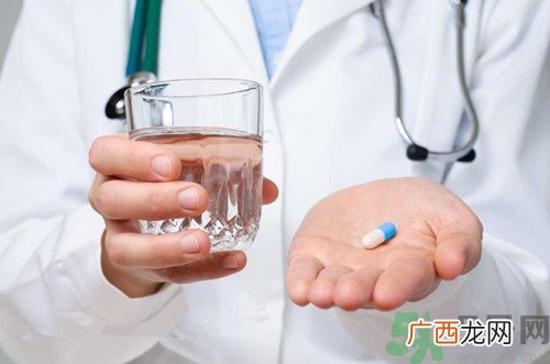 吃胶囊好像卡在喉咙怎么办?吃胶囊吞不下去怎么办
