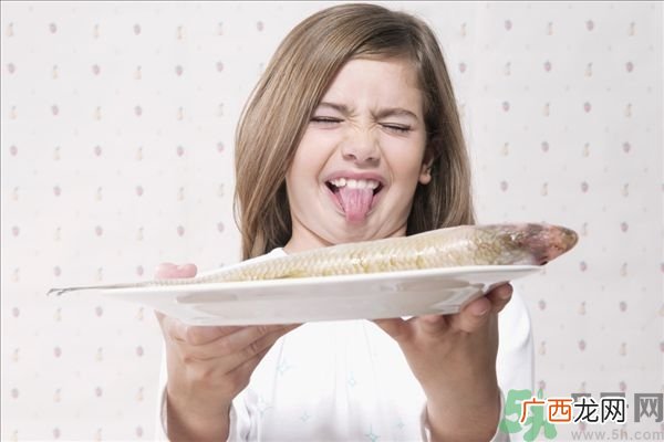 吃胶囊好像卡在喉咙怎么办?吃胶囊吞不下去怎么办