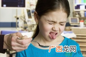 吃胶囊好像卡在喉咙怎么办?吃胶囊吞不下去怎么办