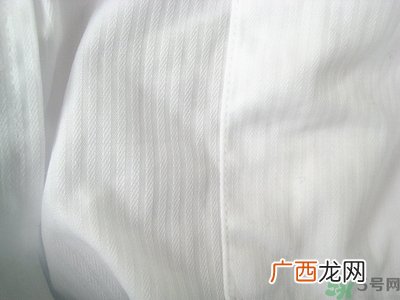 衣服长黑点怎么洗掉？衣服上长霉点怎么去除？