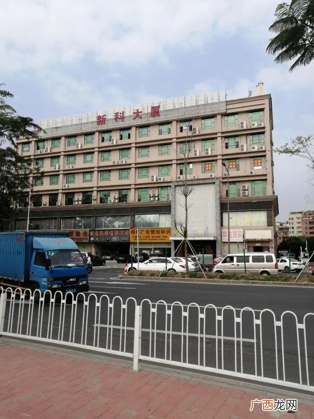 便宜的女装折扣店加盟 低价位品牌女装加盟店