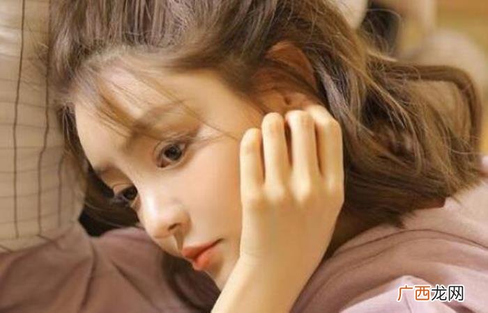 女生秒回但不主动联系，女生秒回但不主动联系是怎么回事