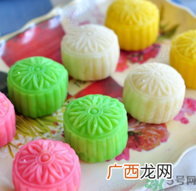 冰皮月饼放冰箱变硬怎么回事？冰皮月饼放冷藏还是冷冻？？