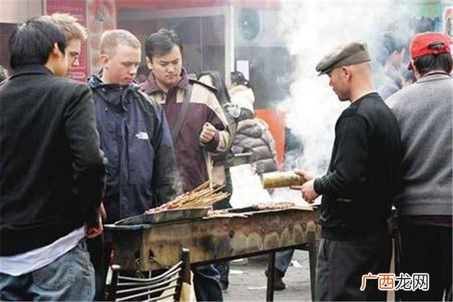 特色餐饮店项目,开小吃店做什么现在生意好呢-