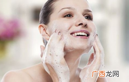 皮肤干燥为什么会痒 皮肤干燥痒怎么回事