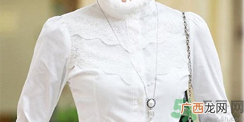 出汗后衣服发黄怎么清洗?为什么衣服发黄