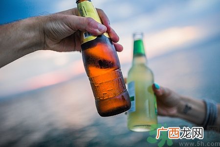 啤酒冻成冰还能喝吗?啤酒冻了化开还能喝吗