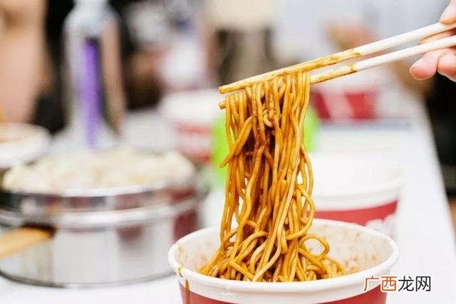 卖啥小吃最赚钱最简单 适合一个人做的摆摊生意