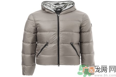 羽绒服怎么洗？白色羽绒服怎么洗？