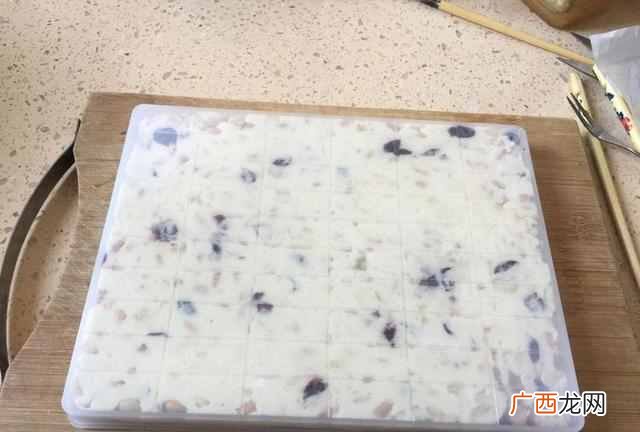 牛轧糖的做法?牛轧糖这样做隔壁小孩馋哭了
