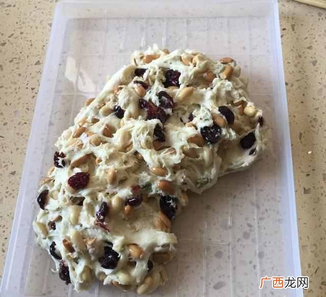 牛轧糖的做法?牛轧糖这样做隔壁小孩馋哭了