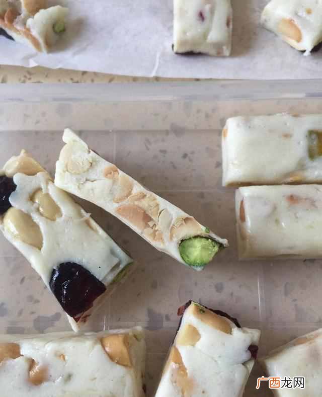 牛轧糖的做法?牛轧糖这样做隔壁小孩馋哭了