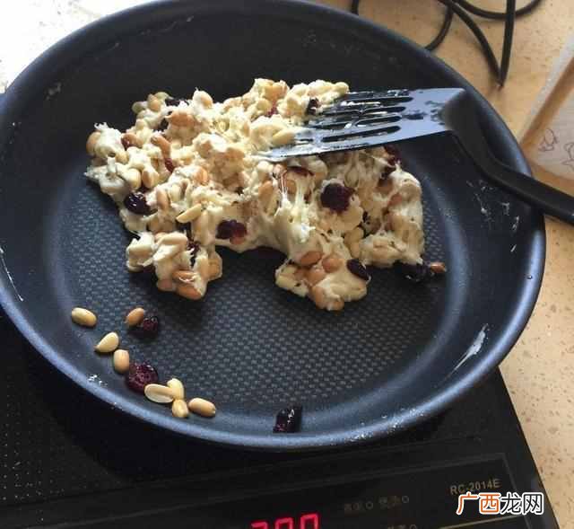 牛轧糖的做法?牛轧糖这样做隔壁小孩馋哭了