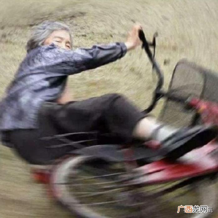 杨菲洋微博，微博bug导致杨洋发微博显示其他账号