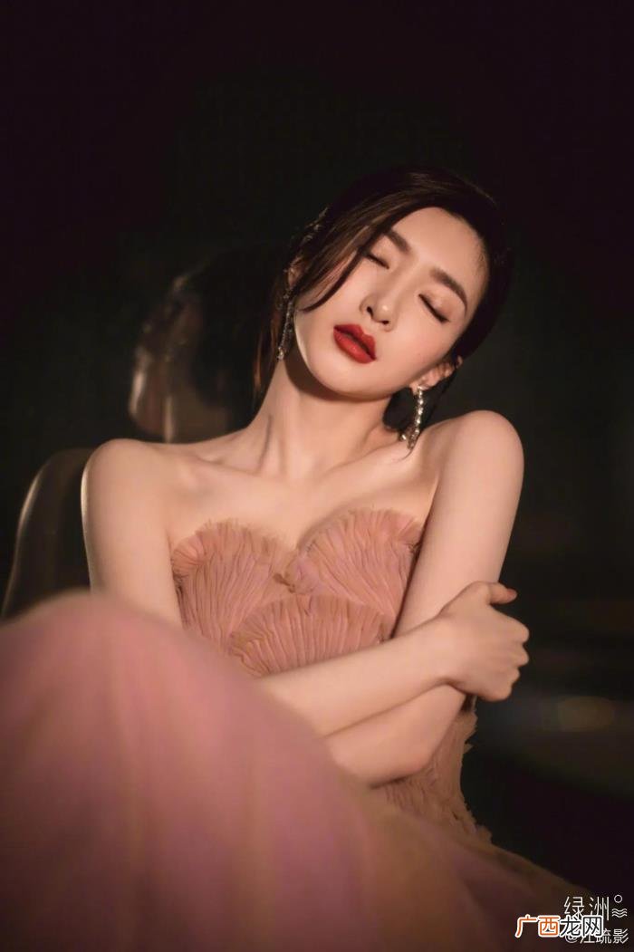江疏影进组，江疏影回怼老娘就是不进组吃瓜群众
