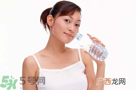 喝水能预防心血管疾病吗？什么时候喝水对身体最好？
