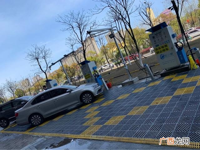 共享洗车店大概投资多少钱-,开一个普通的洗车店多少钱