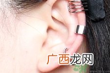 女生打几个耳洞好看?什么年龄打耳洞最好?