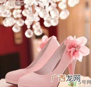 结婚可以穿黑色鞋子吗？结婚可以穿白色鞋子吗？