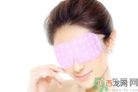 戴隐形眼镜能用蒸汽眼罩吗？使用蒸汽眼罩可以擦眼霜吗？