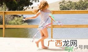 光脚走路有什么好处?赤脚走路有什么好处?